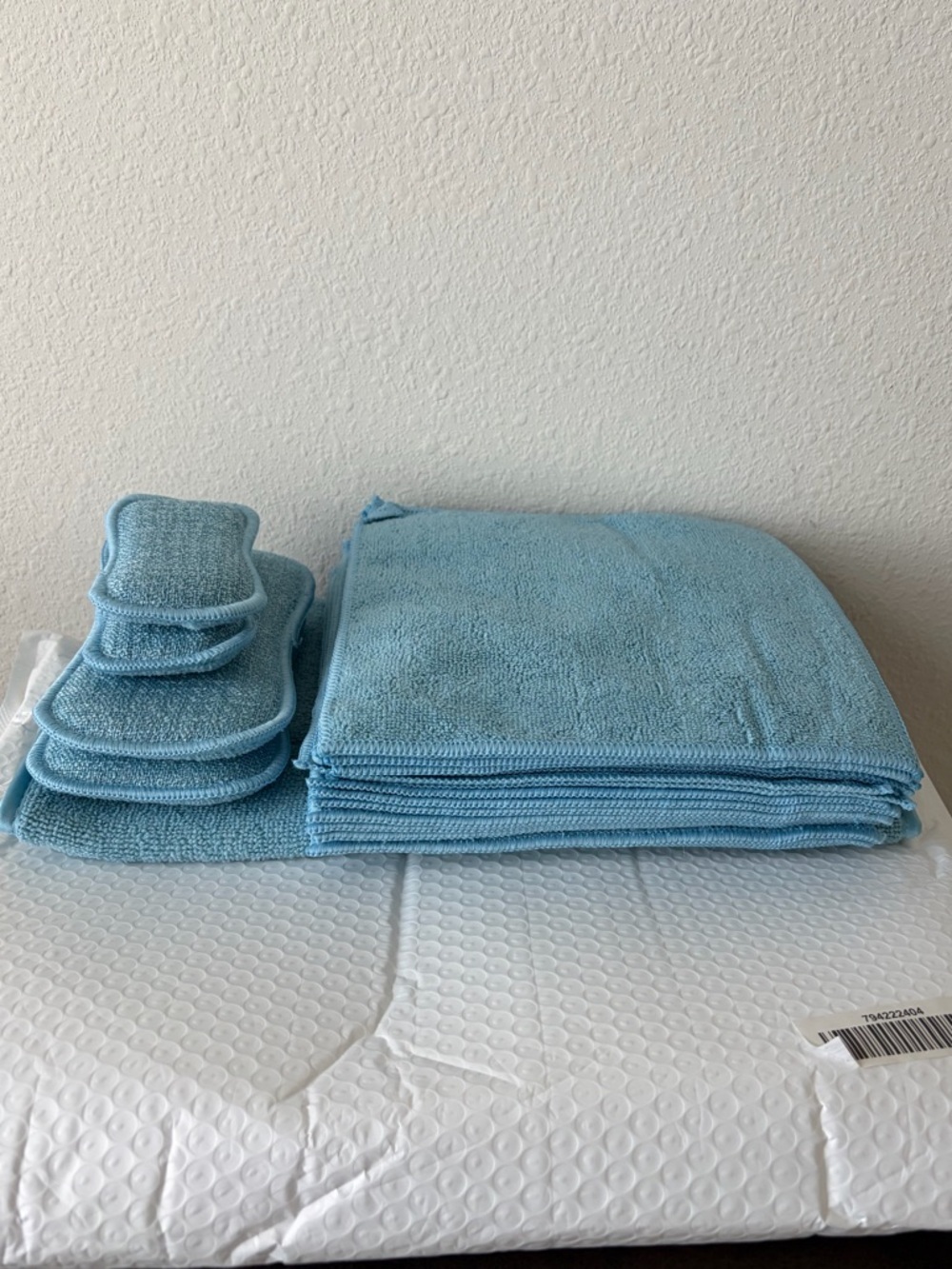 CleanBoss by Joy Anti-Microbial DRY MAT and 25 PIECE Cleaning TOWEL Set Blue Nip - Picture 2 of 5